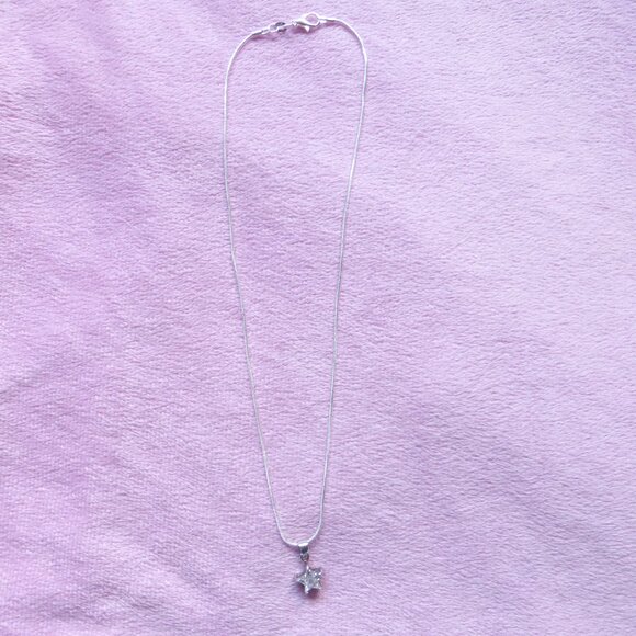 Sterling silver snake chain necklace with cubic zirconia star pendant - Picture 2 of 9